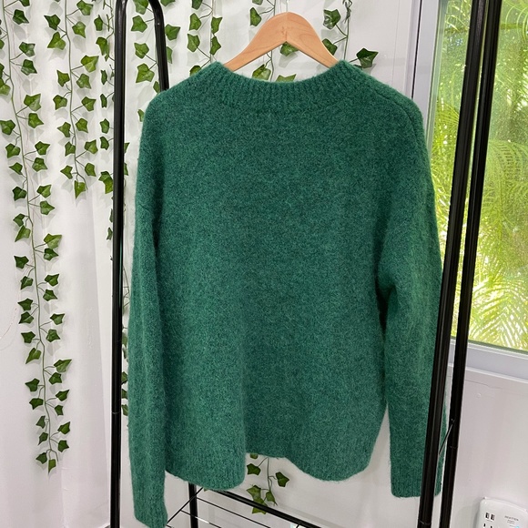 Sweaters - Green Crewneck Sweater